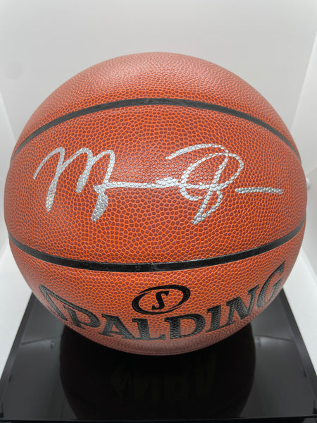 Michael jordan signed store ball